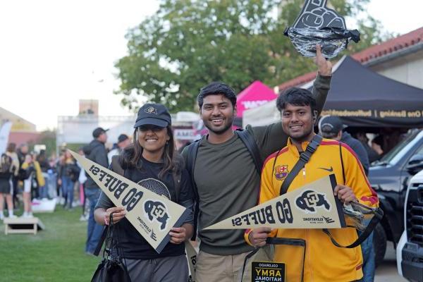 Students celebrating family weekend